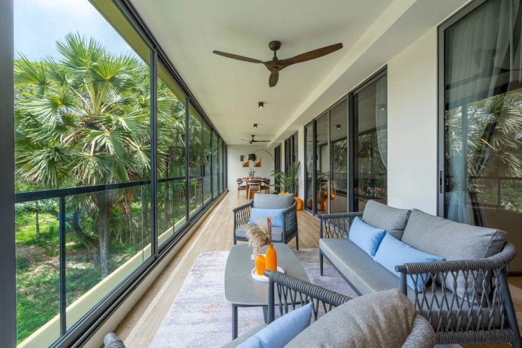 3 Bedrooms Sextuple Apartment with balcony