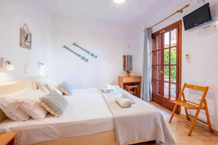 Amalthia Studios Apartments