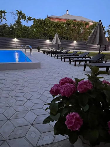 Bronau Shambala Guest House