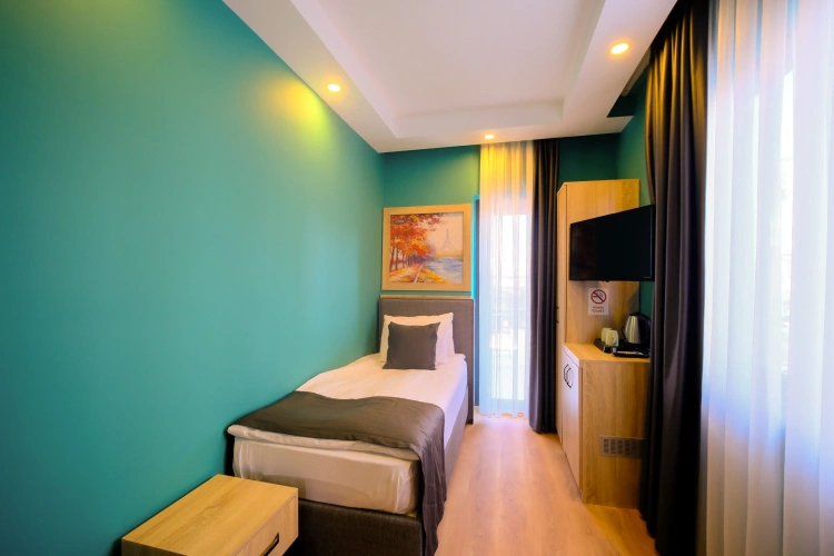 Standard Twin room with balcony