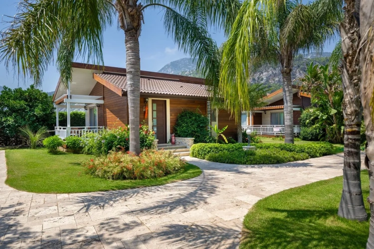 Premium Quintuple Suite with balcony and with garden view