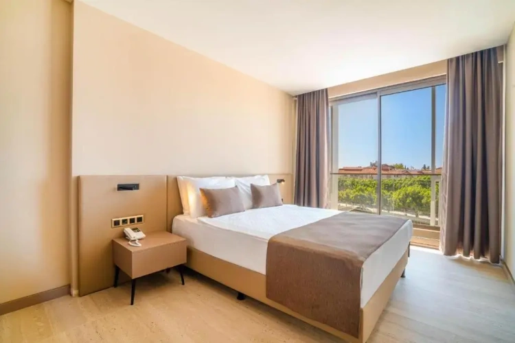 1 Bedroom Apartment with balcony and with partial sea view