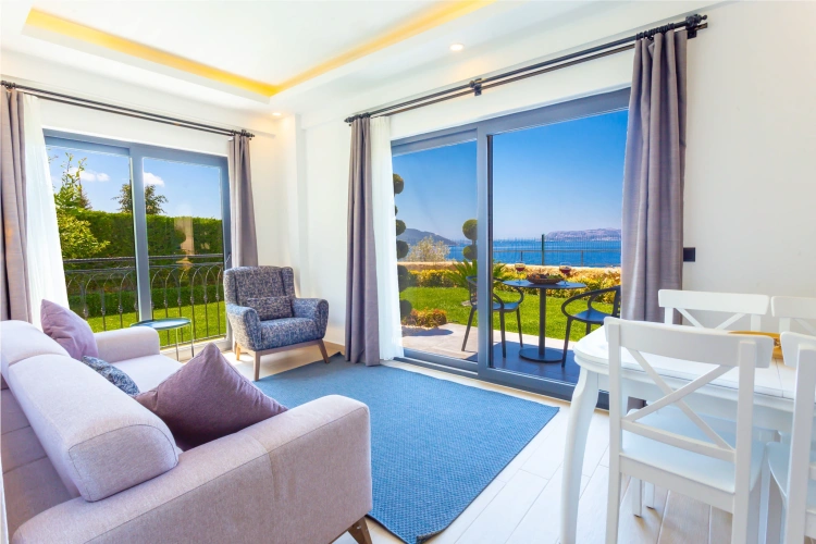 Suite with garden view