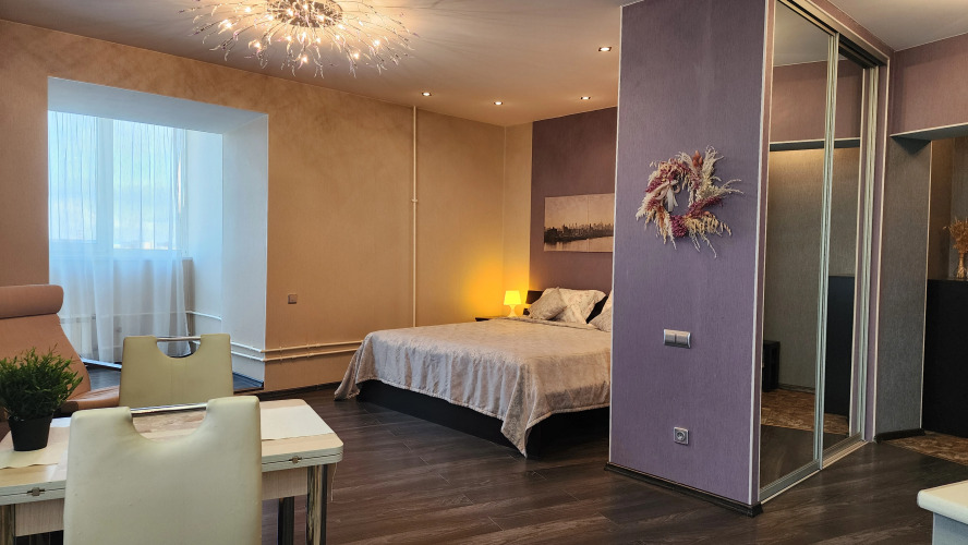 Фотография номера квартиры Апартаменты WinWin (ВинВин) в центре на набережной озера Кабан