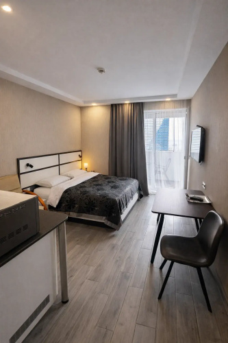 Oval Studio with Panoramic View Apartments
