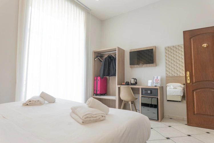 Standard room with balcony and with city view
