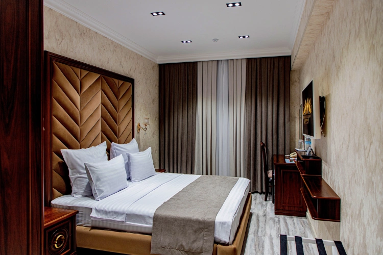 Standard Double room with city view