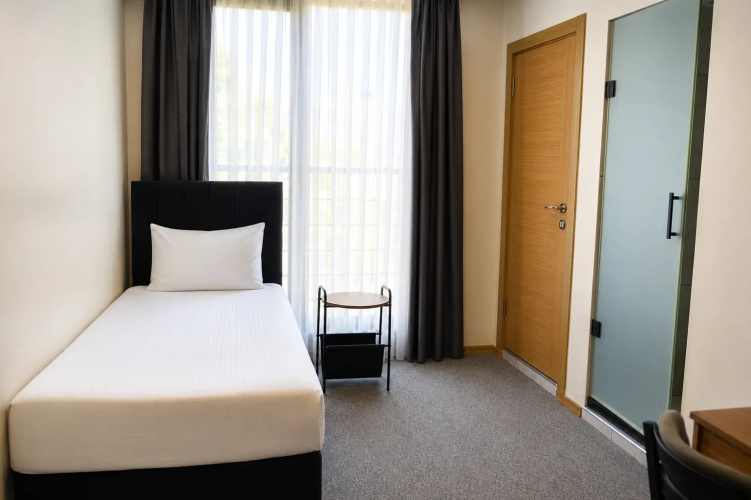 Deluxe Single room
