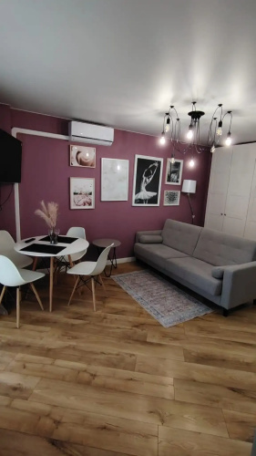 V Tsentre Bresta Flat