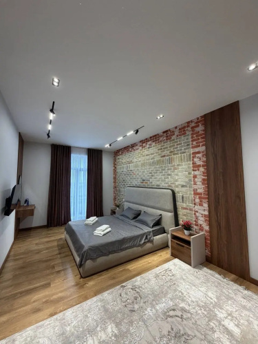 V Tsentre Flat