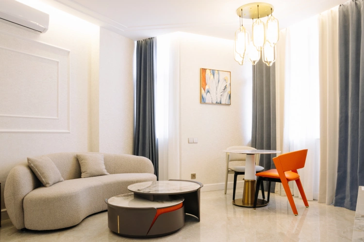 1 Bedroom Apartment with balcony and with mountain view