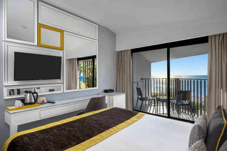 Economy Double room with balcony and beachfront