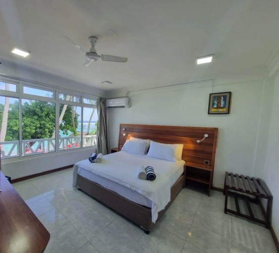 Standard Twin room with sea view