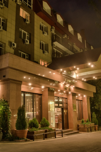 Uyut Hotel