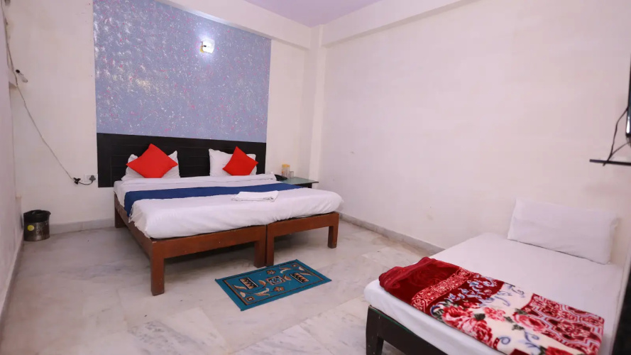Classic Triple room with view