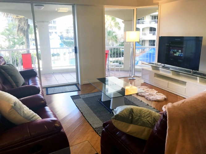 3 Bedrooms Apartment