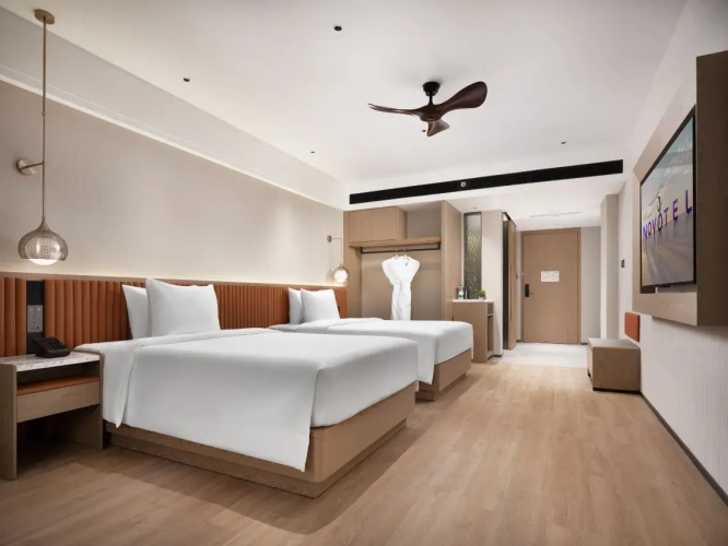 Standard room with mountain view
