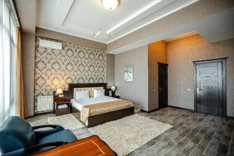 Regnum Restaurant Hotel