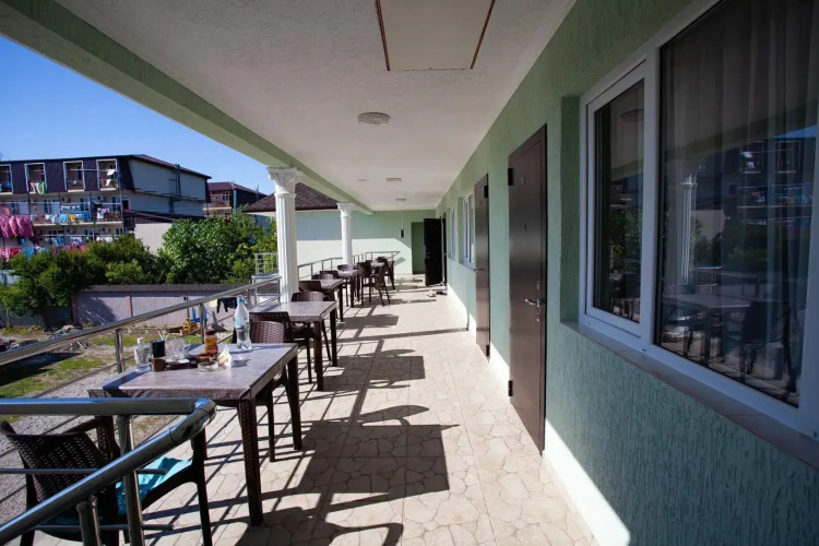 Bronau Asya Guest house