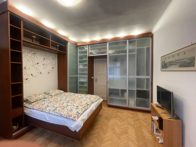 Flora Apartments
