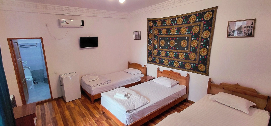 3 Bedrooms Standard room with courtyard view