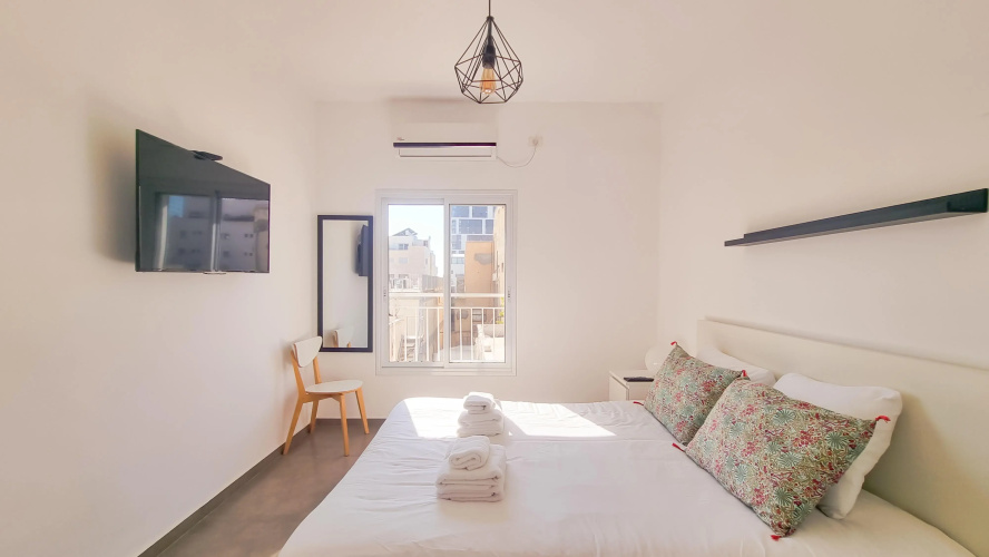 Geula Tulipe Apartments