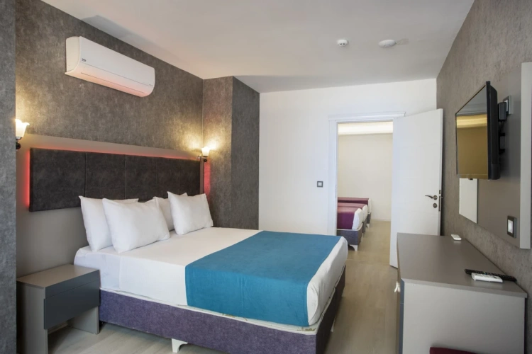 Deluxe Quadruple room