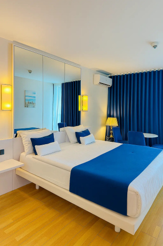 Deluxe Double Suite with balcony and with sea view