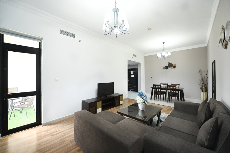 2 Bedrooms Apartment