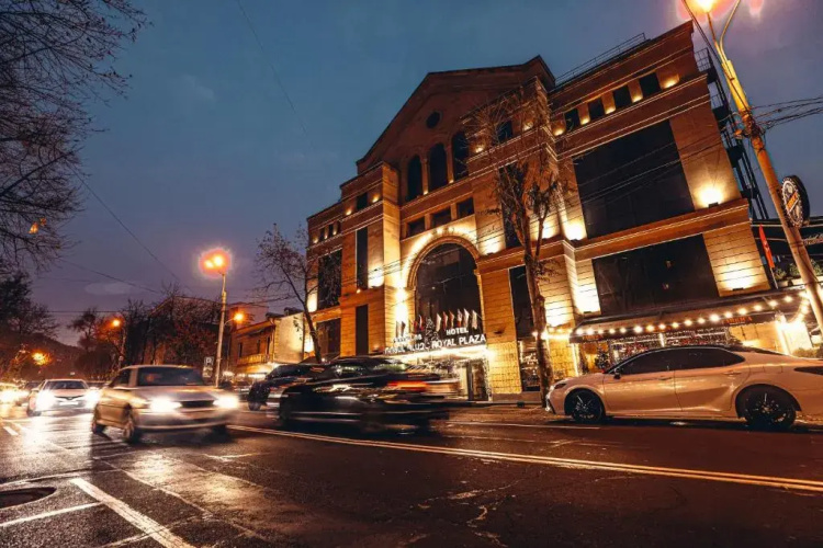 Royal Plaza By Stellar Hotels, Yerevan - Ereván