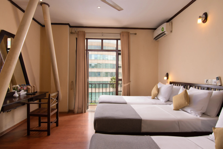Oak Ray Colombo City Hotel