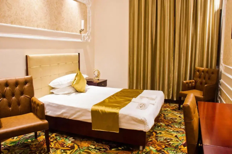 Sky Luxe Hotel