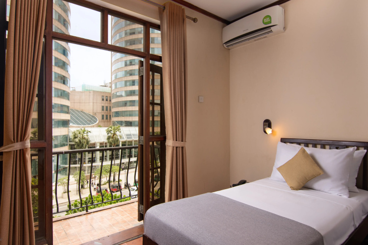 Oak Ray Colombo City Hotel