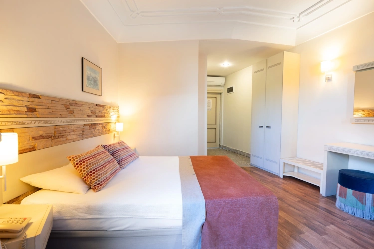 Standard Double room with view