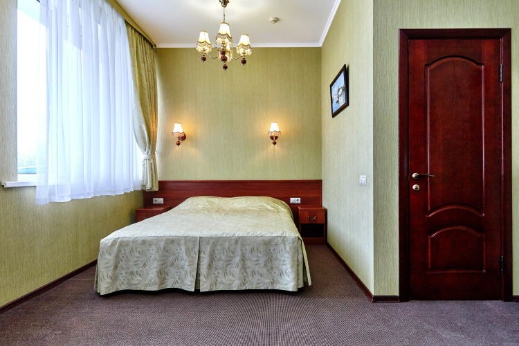 Фотография номера гостиницы Партнер