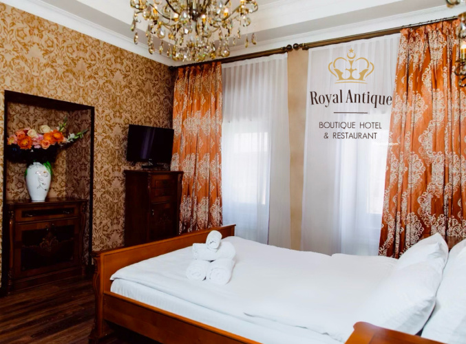 Classic Double room with city view