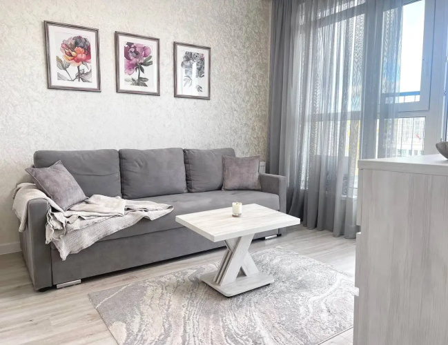 Yevrotreshka Sakvoyazh Flat