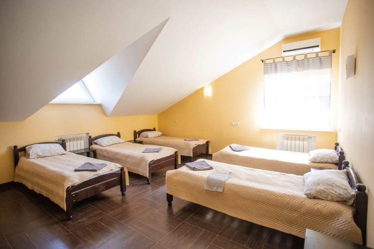 Фотография номера мини отеля Тройка