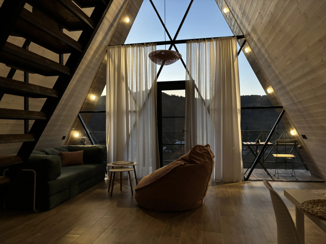 Space Trip 3 Chalet