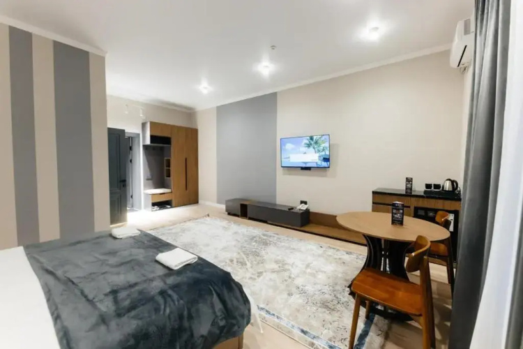 Aura Hotel