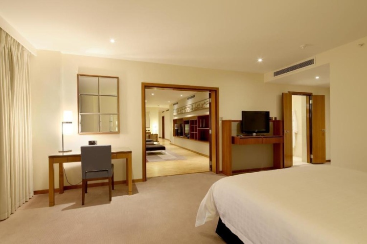Canary Riverside Plaza Hotel photo 7