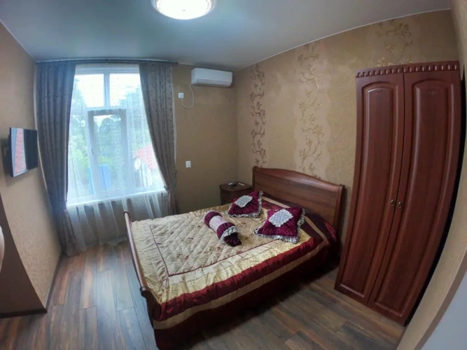 Standard Triple room with courtyard view