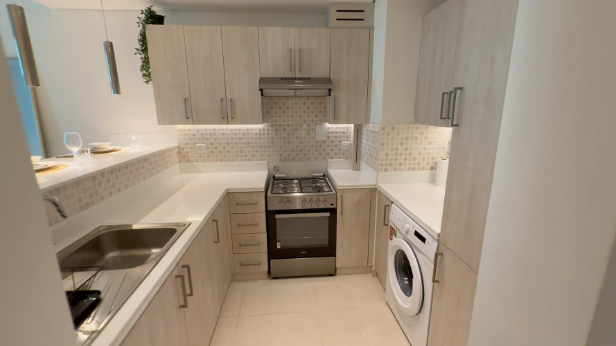 Highend Luxury Seven Palm Apartments