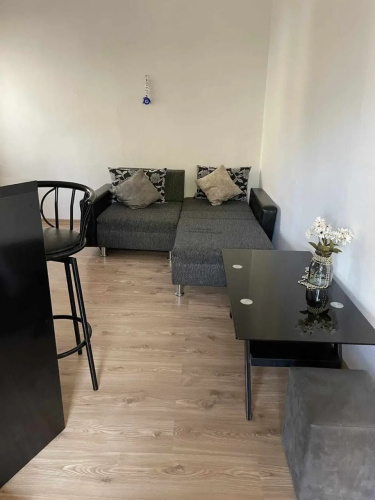 Nana’s Studio Apartment
