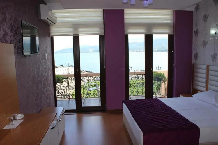 MONI Hotel