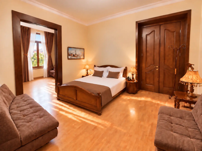 Suite with balcony