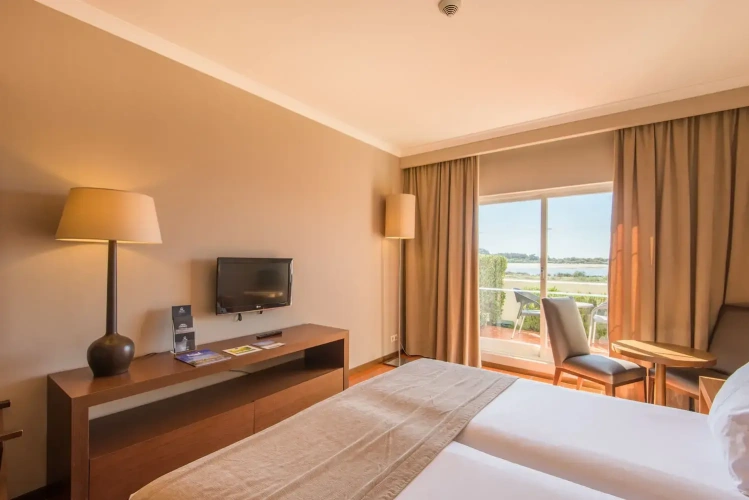 Standard with Extra Bed Twin room with balcony and with river view