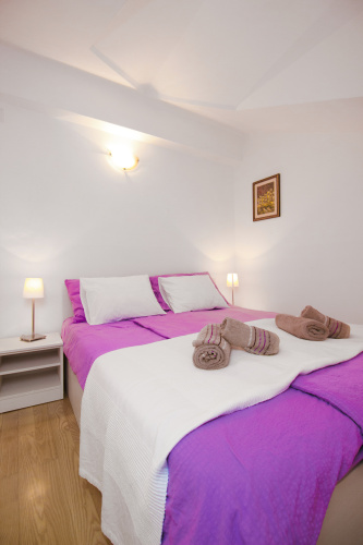3 Bedrooms Apartment with balcony and with garden view