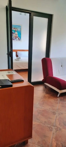 1 Bedroom Apartment with park view