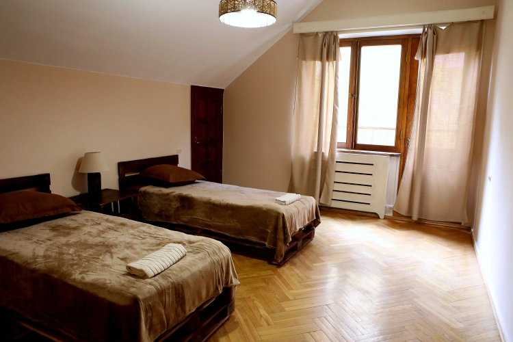 Standard Twin room with balcony
